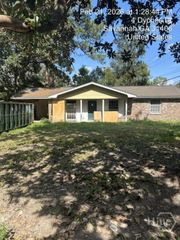 4 Dyches Drive, Savannah, GA 31406