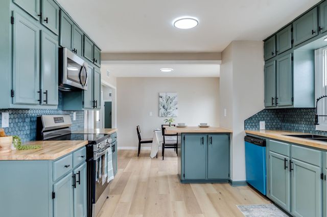 2309 W 27th St S, Wichita, KS 67217