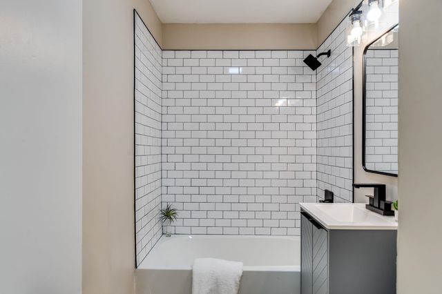 2309 W 27th St S, Wichita, KS 67217