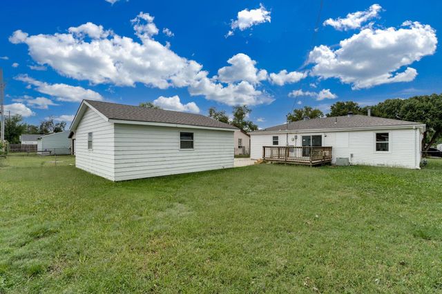 2309 W 27th St S, Wichita, KS 67217