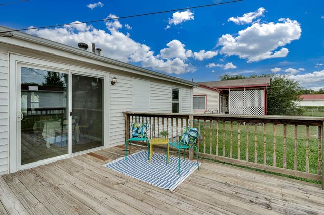 2309 W 27th St S, Wichita, KS 67217