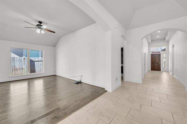 404 Cortona LN, Georgetown, TX 78628
