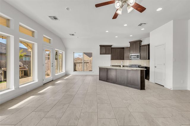 404 Cortona LN, Georgetown, TX 78628