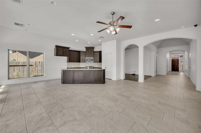 404 Cortona LN, Georgetown, TX 78628
