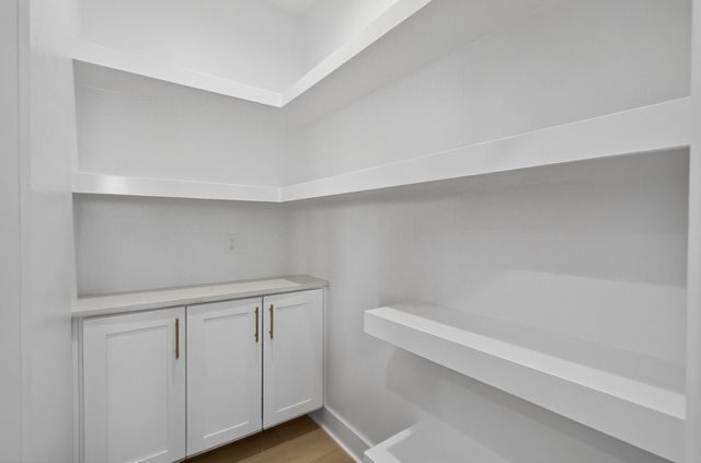 5557 165th Street, Urbandale, IA 50323