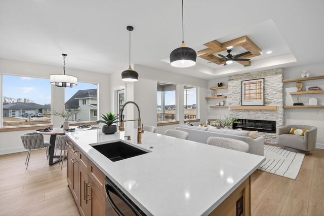 5557 165th Street, Urbandale, IA 50323