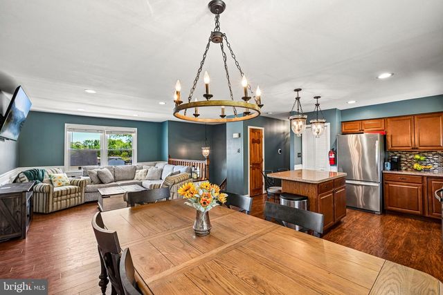 205 WREXHAM CT, Woodbury, NJ 08096
