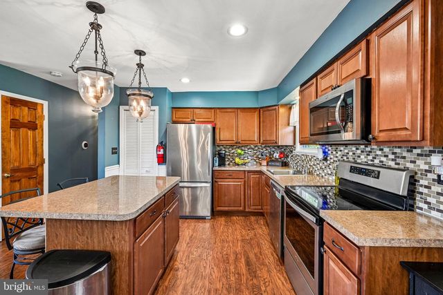 205 WREXHAM CT, Woodbury, NJ 08096