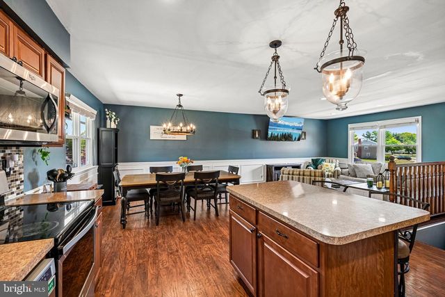 205 WREXHAM CT, Woodbury, NJ 08096