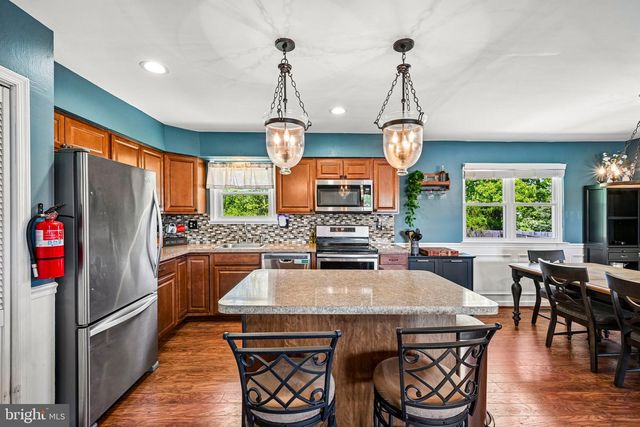 205 WREXHAM CT, Woodbury, NJ 08096