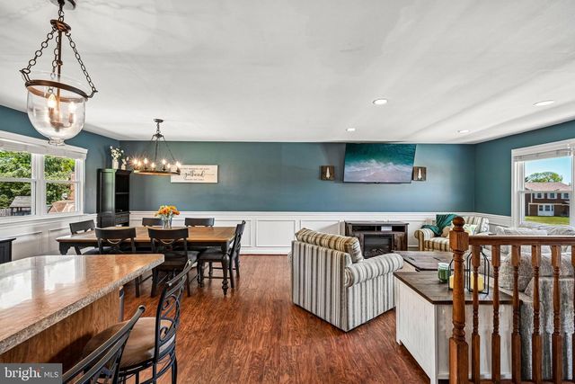 205 WREXHAM CT, Woodbury, NJ 08096
