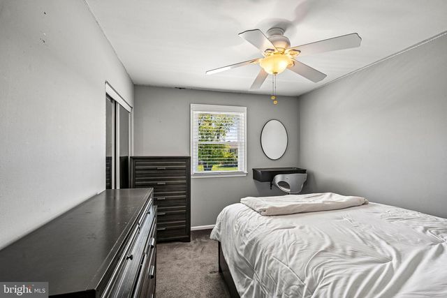205 WREXHAM CT, Woodbury, NJ 08096