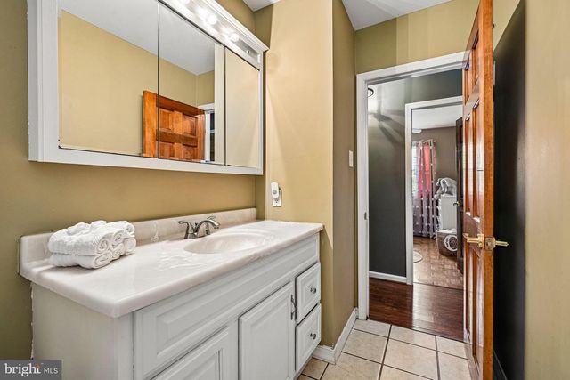 205 WREXHAM CT, Woodbury, NJ 08096