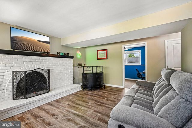 205 WREXHAM CT, Woodbury, NJ 08096