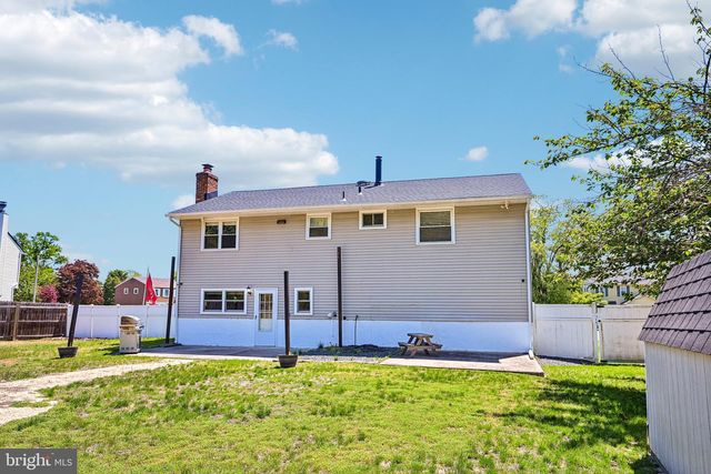 205 WREXHAM CT, Woodbury, NJ 08096