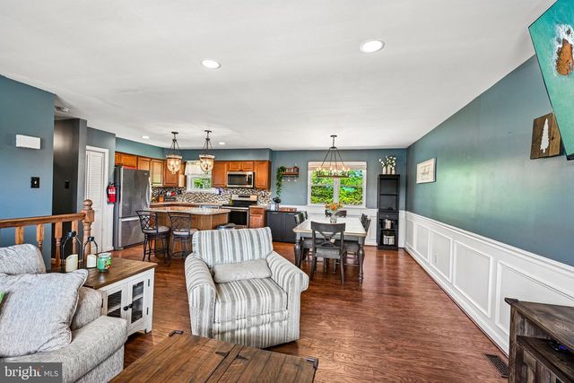 205 WREXHAM CT, Woodbury, NJ 08096