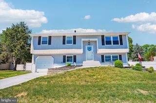 205 WREXHAM CT, Woodbury, NJ 08096
