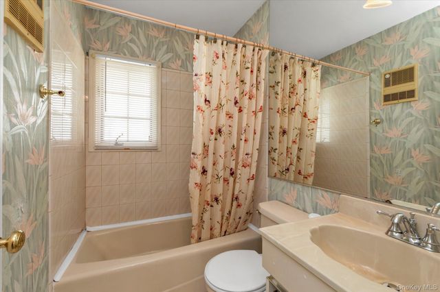 2484 Lindy Road, Westbury, NY 11590