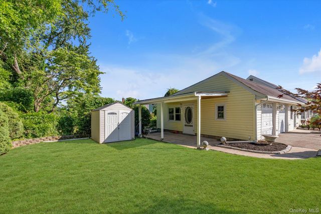 2484 Lindy Road, Westbury, NY 11590