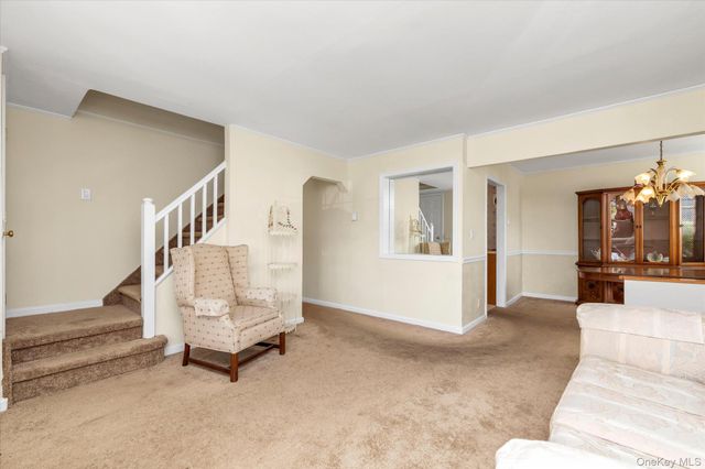 2484 Lindy Road, Westbury, NY 11590