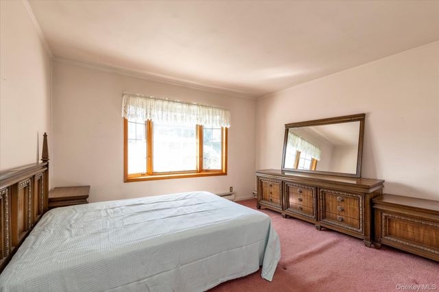 2484 Lindy Road, Westbury, NY 11590