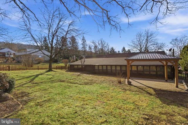 124 SPRUCE ST, Ephrata, PA 17522