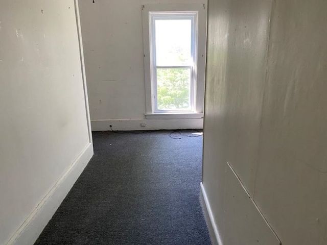 2 Arlington Street, Essex Junction, VT 05452
