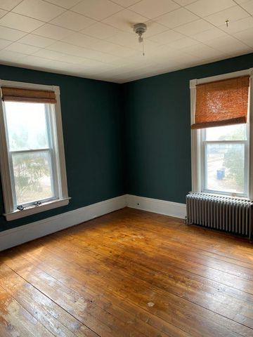 2 Arlington Street, Essex Junction, VT 05452