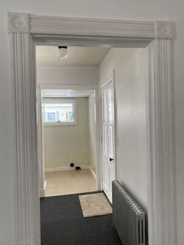 2 Arlington Street, Essex Junction, VT 05452