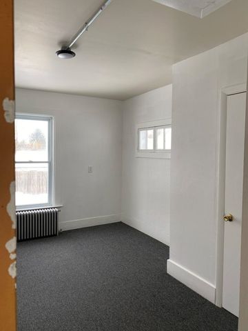 2 Arlington Street, Essex Junction, VT 05452