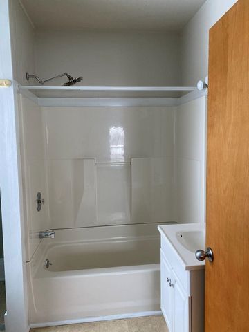 2 Arlington Street, Essex Junction, VT 05452