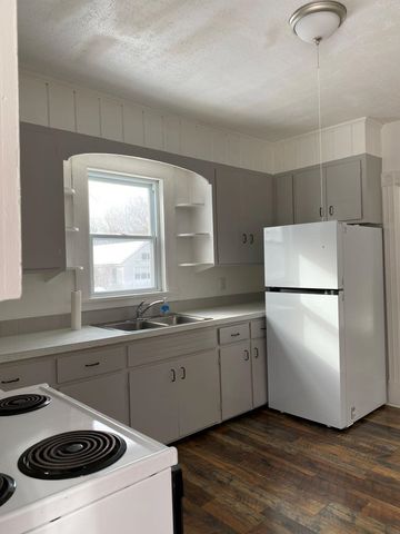 2 Arlington Street, Essex Junction, VT 05452