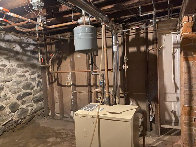2 Arlington Street, Essex Junction, VT 05452