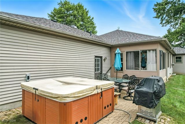 1863 Merlo Court, Niles, OH 44446