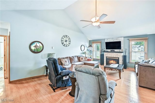 1863 Merlo Court, Niles, OH 44446