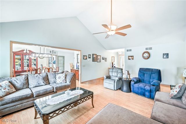 1863 Merlo Court, Niles, OH 44446