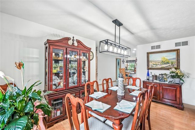 1863 Merlo Court, Niles, OH 44446