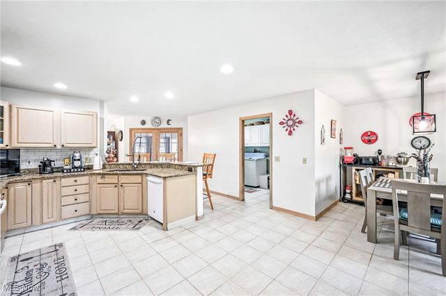 1863 Merlo Court, Niles, OH 44446