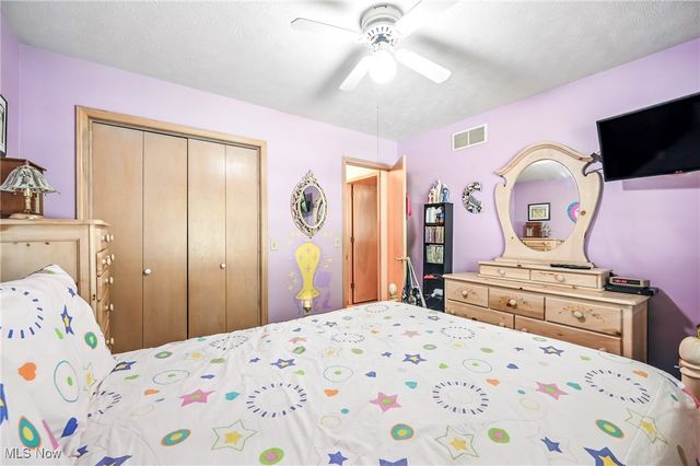 1863 Merlo Court, Niles, OH 44446