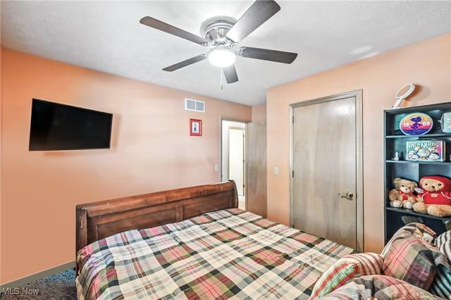 1863 Merlo Court, Niles, OH 44446