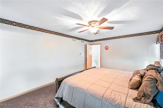 1863 Merlo Court, Niles, OH 44446