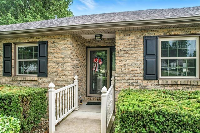 1863 Merlo Court, Niles, OH 44446