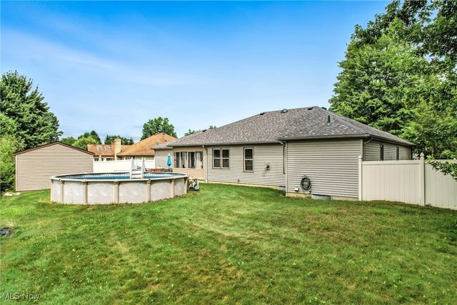 1863 Merlo Court, Niles, OH 44446