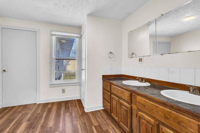 1015 Harold Street, Cassville, MO 65625