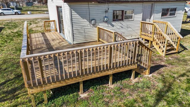 1015 Harold Street, Cassville, MO 65625