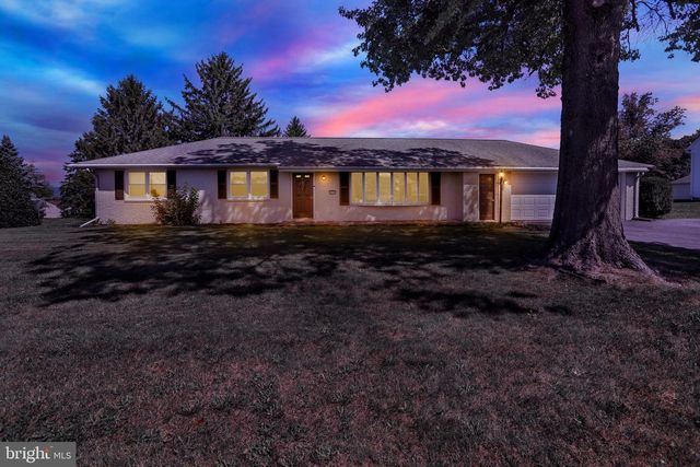 1227 LEBANON RD, Manheim, PA 17545