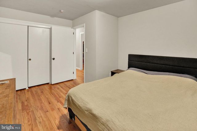 1227 LEBANON RD, Manheim, PA 17545