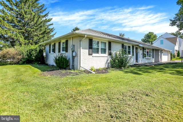 1227 LEBANON RD, Manheim, PA 17545