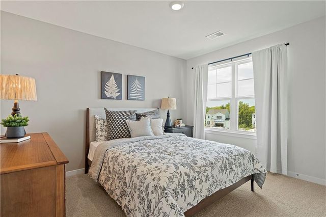 11016 East Ridge Court, Peculiar, MO 64078