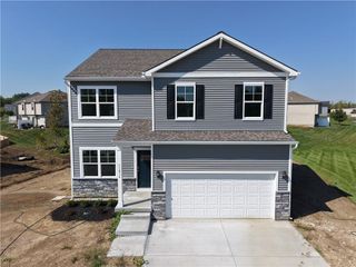 11016 East Ridge Court, Peculiar, MO 64078